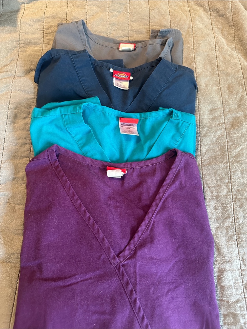 Dickies Women's Teal V-Neck Short Sleeve Tops lot of 4